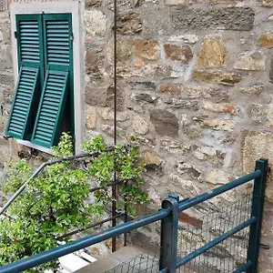 casa-violetta.hotelitalianriviera.com/